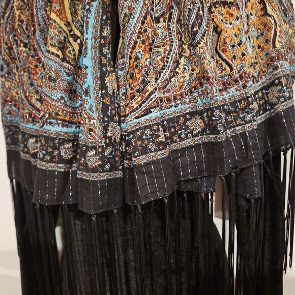 Vintage Boho Scaf with Tassle - Picture 5 of 7